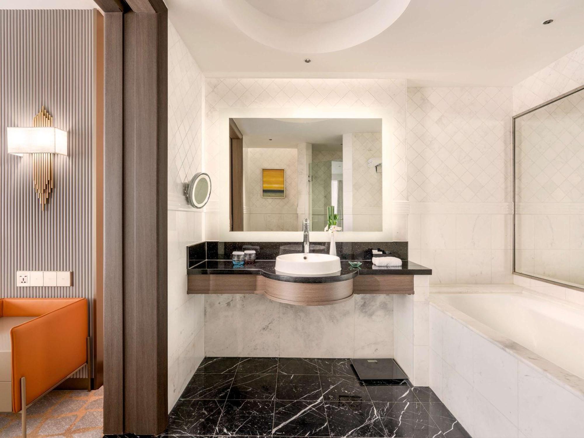 Pullman Shanghai Central - In Xintiandi & Yu Garden Area Екстериор снимка